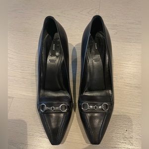 Bally pump with small heels black leather